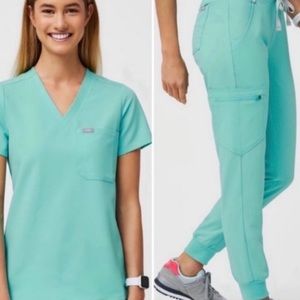 FIGS Small Fresh Aqua Scrub Set